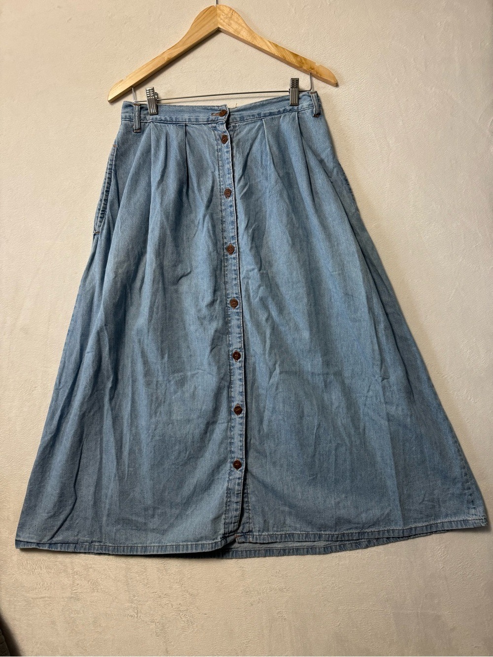Vintage Hollywood Classic Light Blue Denim Button-Front Maxi Skirt size 31